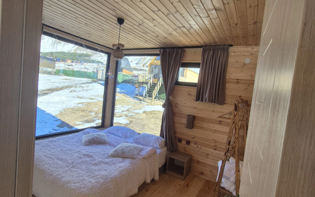 Mood villa kazbegi with jacuzzi Chalet