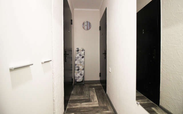 Uyutno kak doma s balkonom Apartments