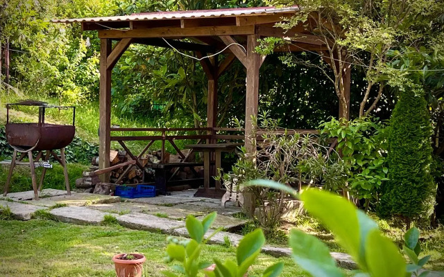 Looris Guest house