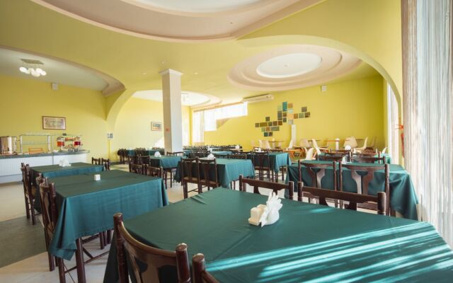 Kurortny Hotel Atelika Gorizont Sudak 2**