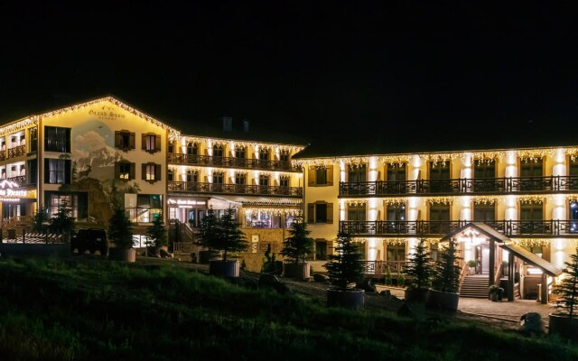 Grand Snow Resort Hotel
