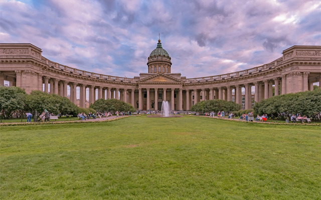 Квартира у Казанского Собора с Камином