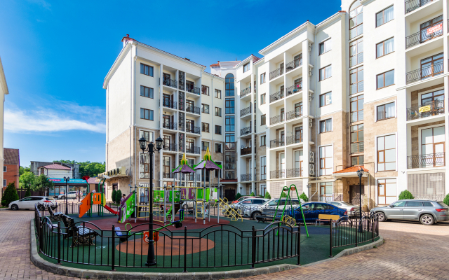 Izumrud 12 Apartments