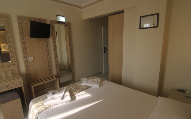 Grand Liza Hotel