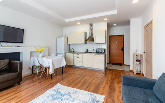 Uyut v Ritme Minimalizma Apartment