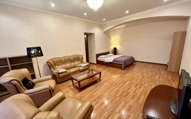 Апартаменты Трехкомнатные на Большой Морской 21