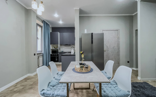 ApartamentGreen Fox na ulitse Nikolaya Ostrovskogo Apartaments