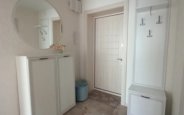 Relax odnushka v tsentre dlya troikh Flat