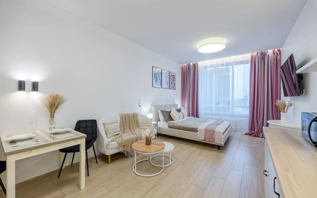 Alis v ZhK Hedlajner 493 Apartments