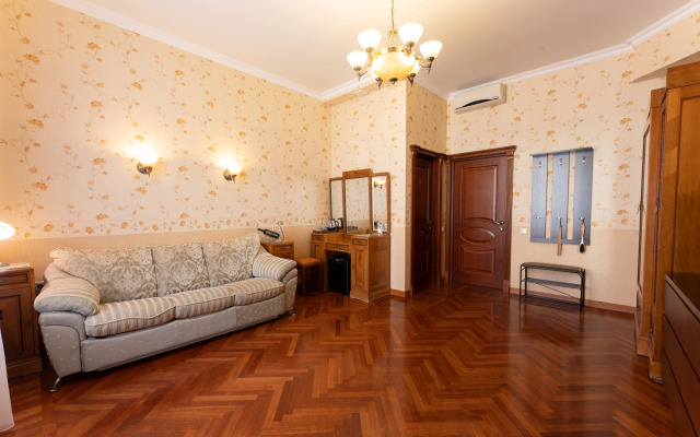 Квартира двухкомнатная Марсово Поле