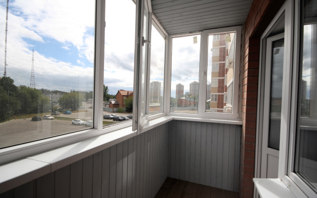 Na Prospekte Lenina 142 Apartments