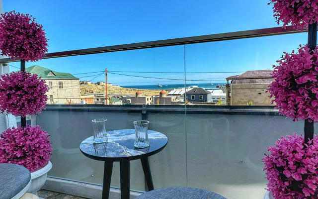 Premium Sea View Hotel & Hostel