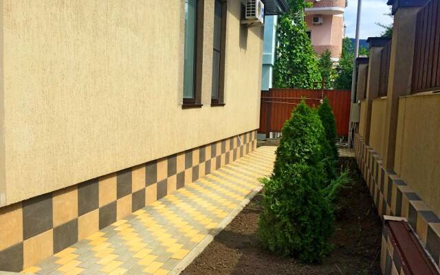 Апартаменты 380 Мичурина 7