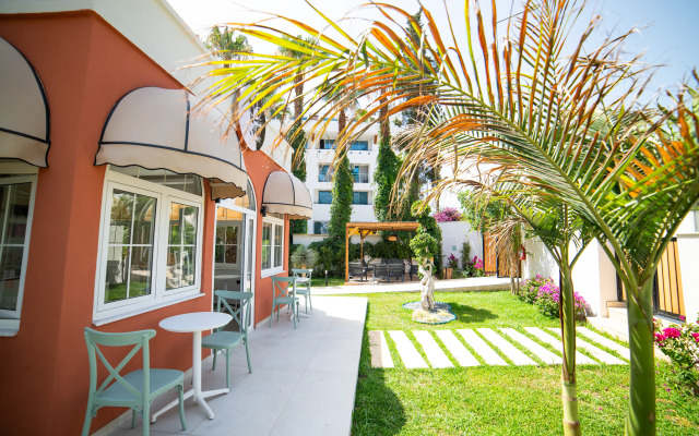 Rose Garden Premium Hotel