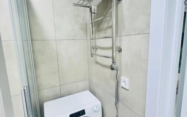 Studiya S Balkonom I Basseynom Na Territorii Apartments
