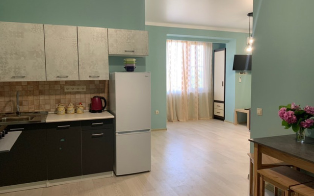U Morya v Sukhume na Turbaze Akirtava 30 Apartments