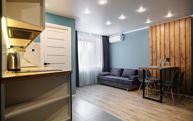 Uyutnaya S Dizaneynerskim Remontom V Tsentre Goroda Flat