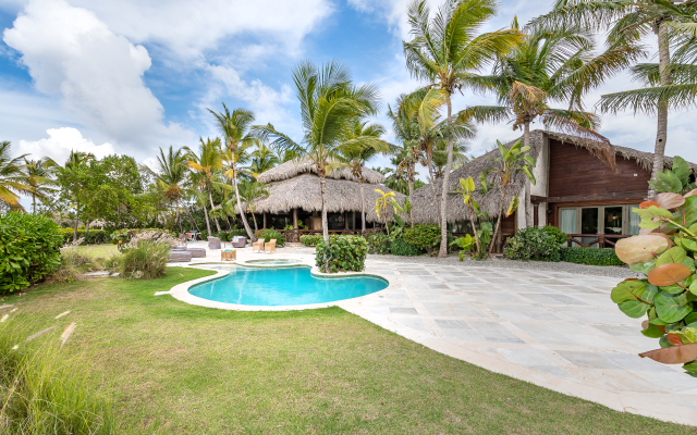 Eden Roc Beach Villa