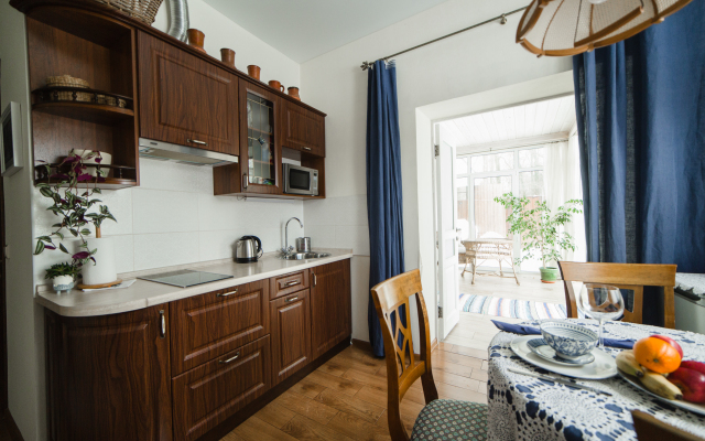 Dalnyaya 11 Guest House
