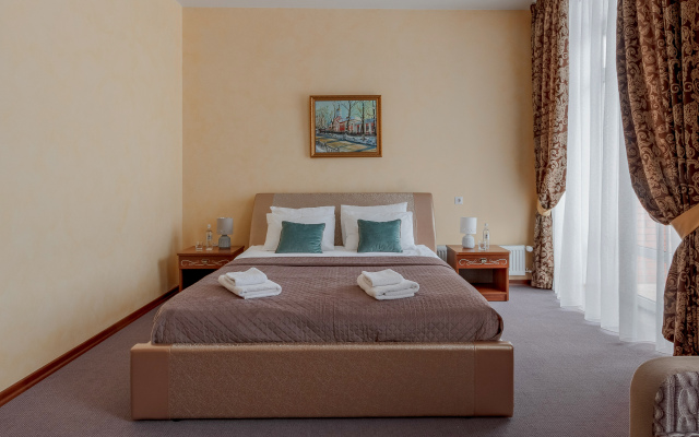 WOLKI & LIPKI Country Hotel