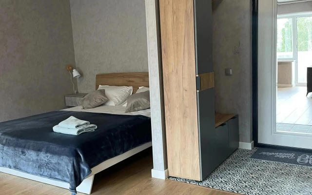 Prouyut Flat