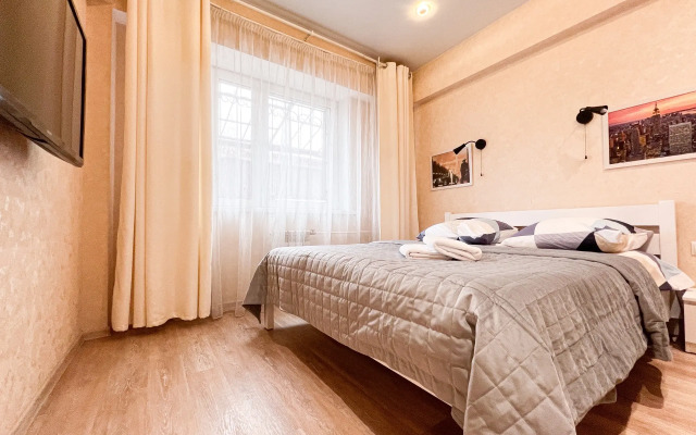 Dlya 8 Chelovek Vozle Aeroporta Flat