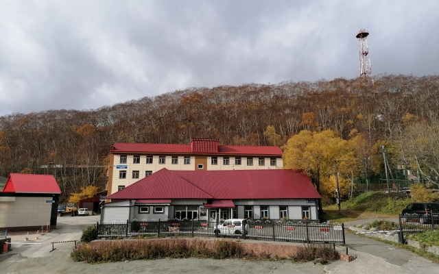 Baza Po Priemu Yunyih Turistov Hotel