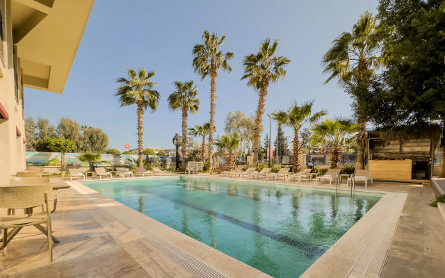 Отель Leaf Port Boutique