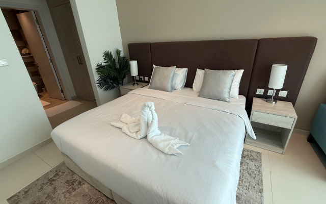 Highend Luxury Seven Palm Apartments