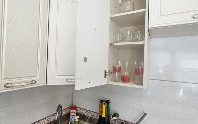 Na Prospekte 50 Let Oktyabrya 15/5 Flat