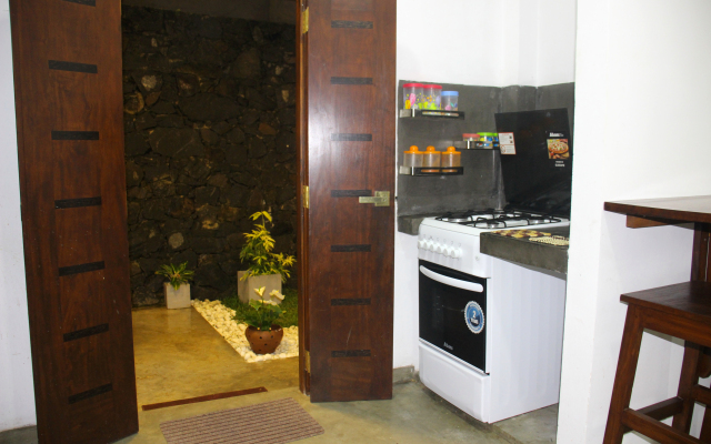Ceylonray Travels & Holidays Apartments