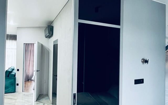 Ajax Na Polyanskoy S Terrasoy Na Kryshe Apartments