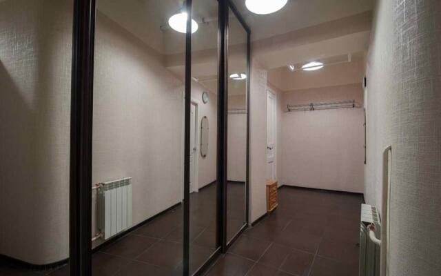 Апартаменты Дегтярная 20