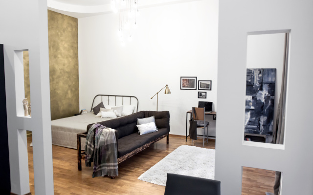 Апартаменты с эркером Александра Блока