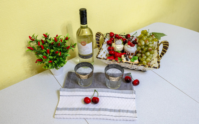on Yekaterininskaya, 12 Apartament