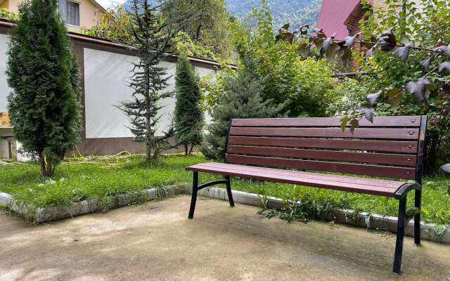 Апартаменты в Окружении Гор и Озера