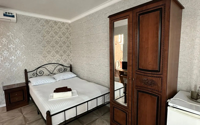 Adrianna Guest House
