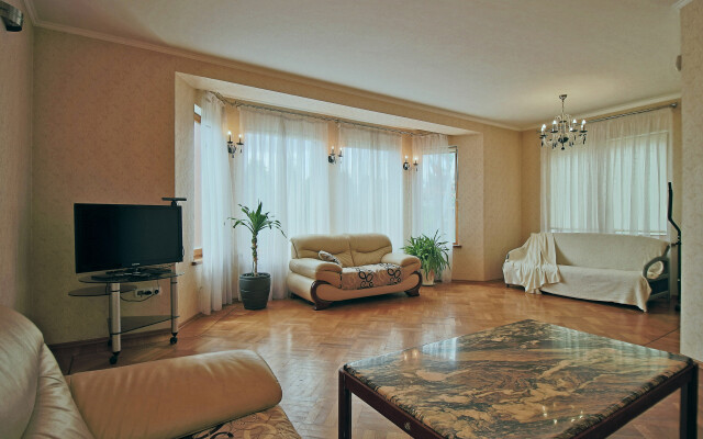 Uyutny Dom V 20-Ti Minutakh Ot Morya Private House