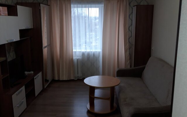 Ulitsa Kuzymina, 3 Apartments