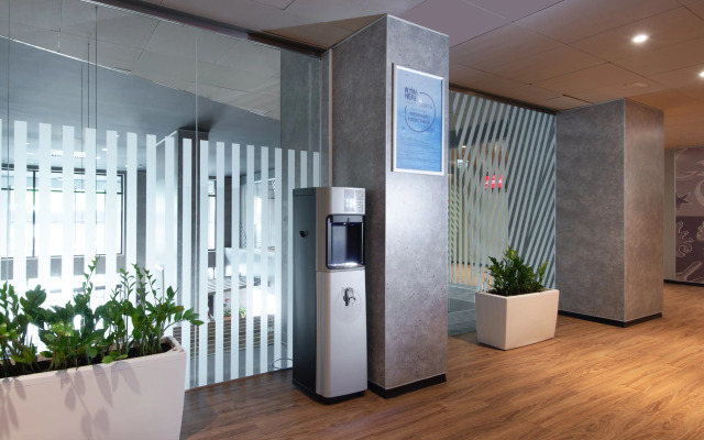 Ibis Oktyabr'skoe Pole Hotel