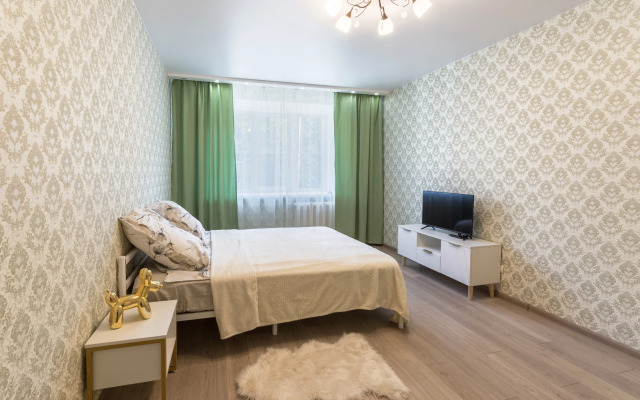 Na Grazhdanskoy 19 A Flat