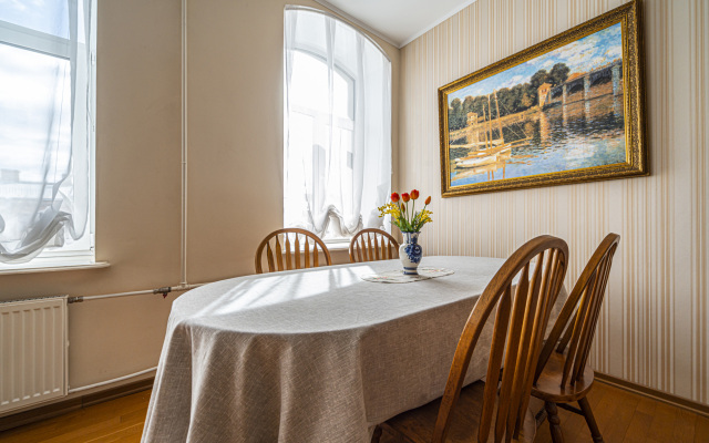 Na Naberezhnoy Kanala Griboyedova Apartments