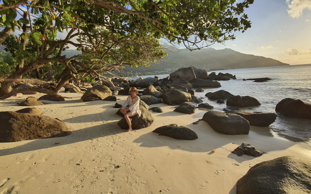 Mimi Beachfront Beau Vallon Villa