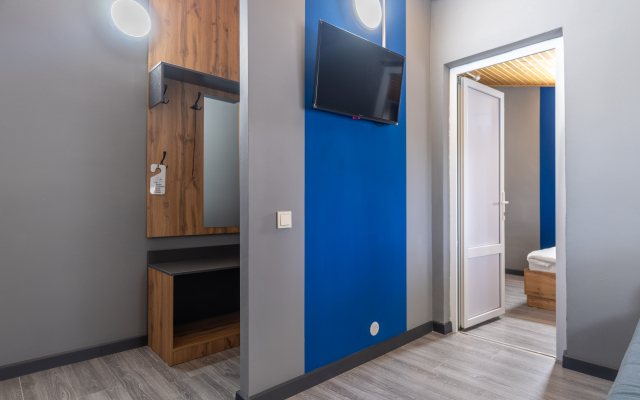 Maksim Park-Loo Hotel