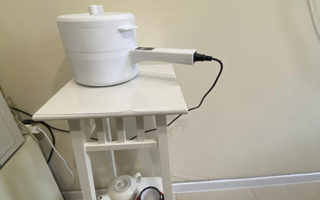 Malenkaya studiya u podnozhya gory Zheleznaya Flat