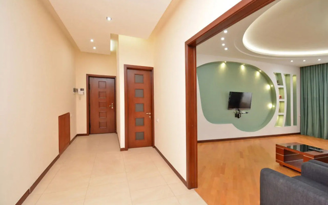 3-Komn. V Novostroyke, Ulitsa Arama, Di6413 Flat