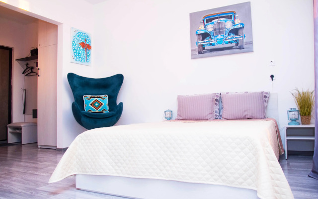 Studiya Mashina Na Naberezhnoy  Flat