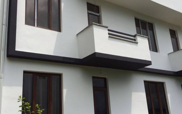Holiday House Green Cape Batumi Guest House