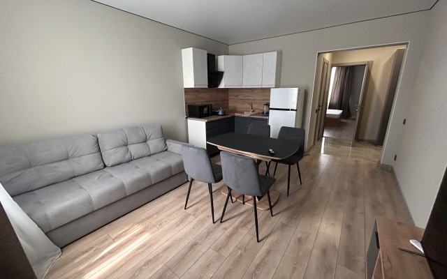 Shikarnaya Flat