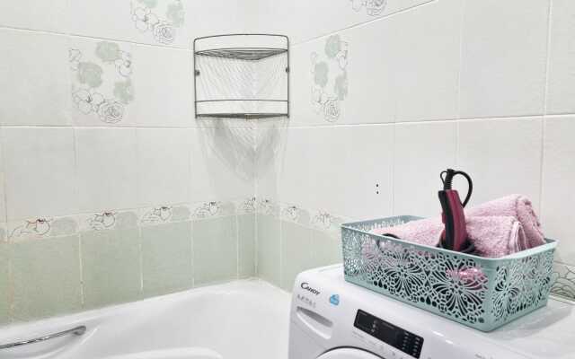 Апартаменты на Салютной, 21